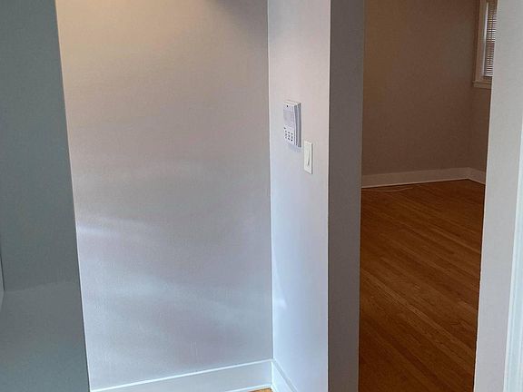 3rd image of 6140 N Richmond St #1W