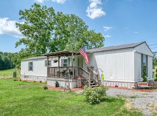 766 Lantana Firetower Rd, Crossville, TN 38572