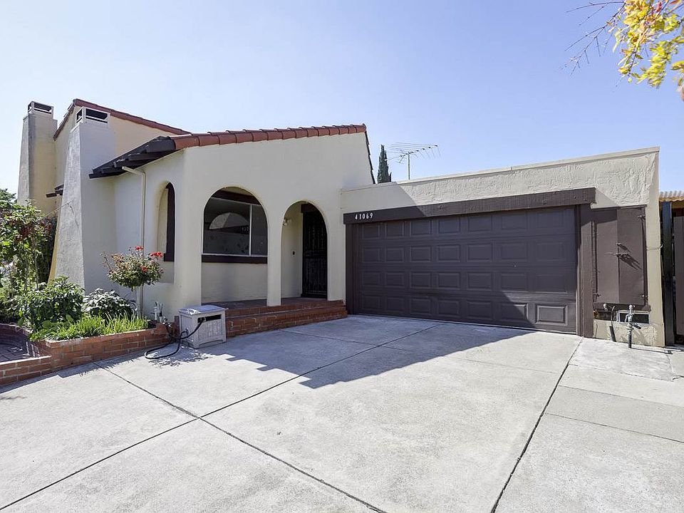 1st image of 41069 Bairo Ct