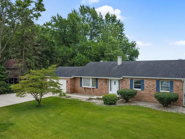 807 21st St SW, Demotte, IN 46310