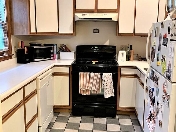 5th image of 182 Bolton St #1