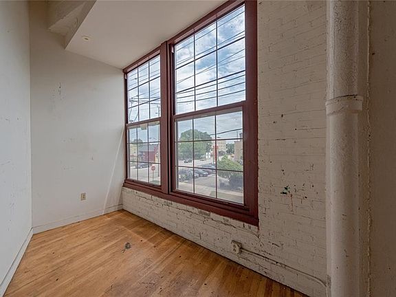 5th image of 3608 Payne Ave APT 203