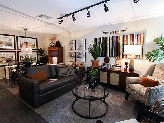 3rd image of 1601 S Shepherd Dr APT 270