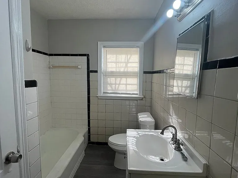 1467 Oberle Ave — Photo 10
