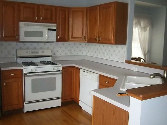 2nd image of 4305 Valley Side Ct NE