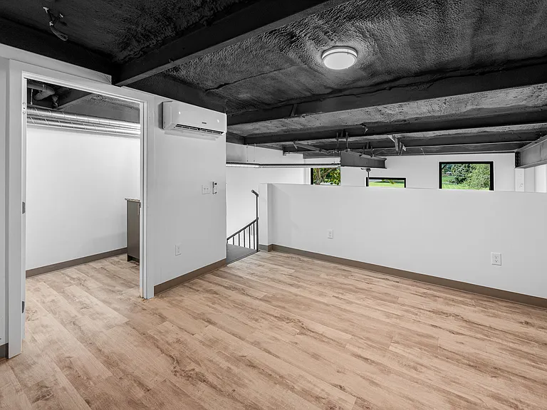 300 Penn St #208 — Photo 10