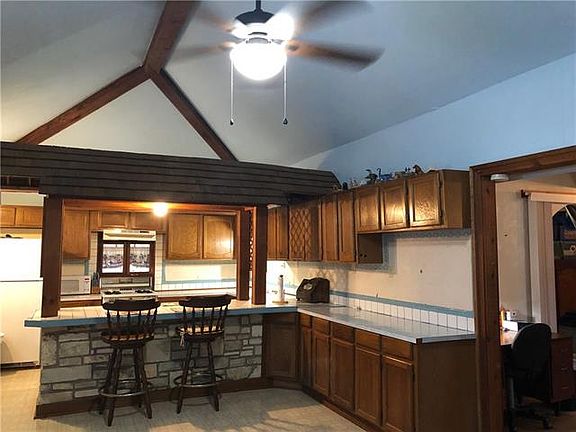 4th image of 1305 High Chaparral Dr