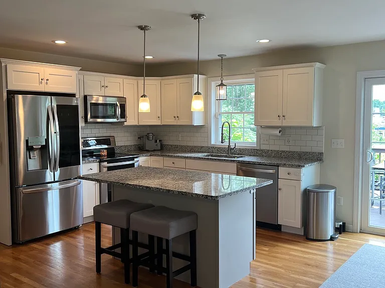 70 Lakeside Ave — Photo 5