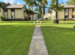 320 Pine Ridge Cir APT B-2, Greenacres, FL 33463