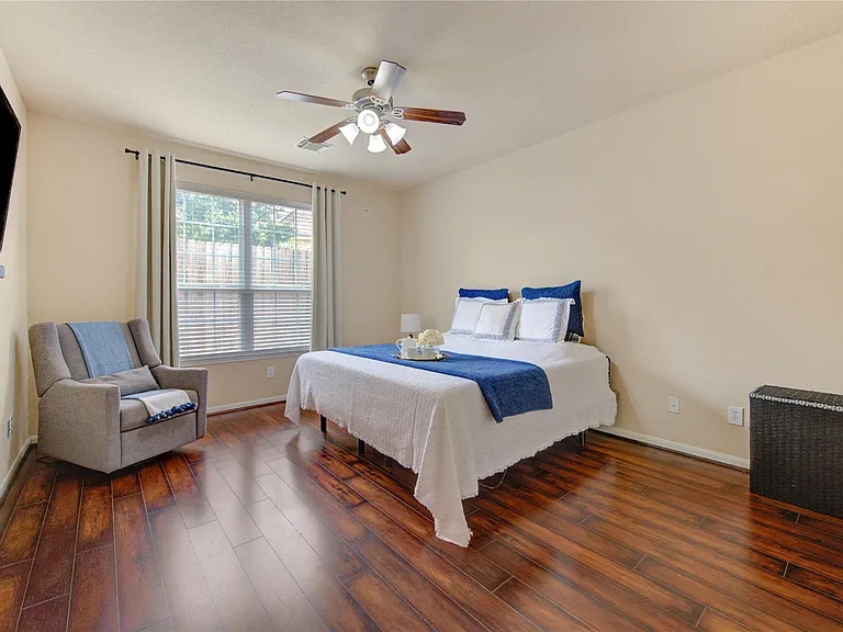 1243 Glenwood Canyon Ln — Photo 16