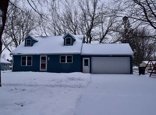 935 4th St NE, Sibley, IA 51249