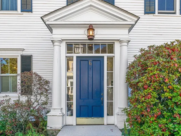 6 Orange St APT 2, Newburyport, MA 01950