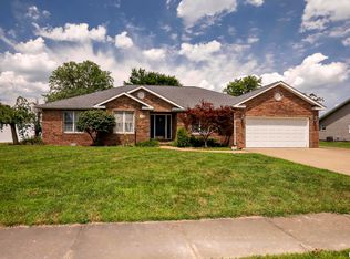 1302 N Magnolia Dr, Marion, IL 62959