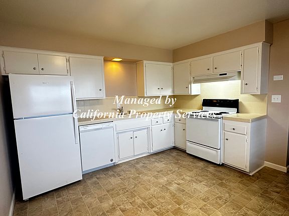 3rd image of 572 San Luis Ave