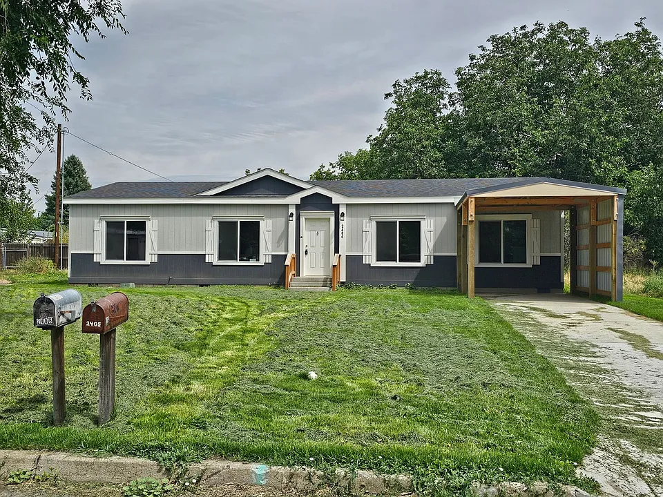 2404 Empire Loop