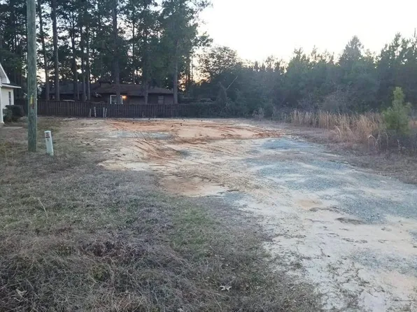 1055 McArthur Rd, Fayetteville, NC 28311