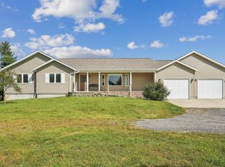 3301 Lewis Bottoms Rd, Palo, IA 52324