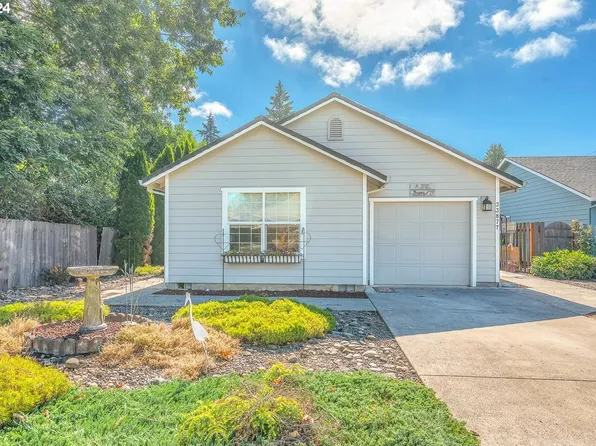 33877 E Columbia Ave, Scappoose, OR 97056