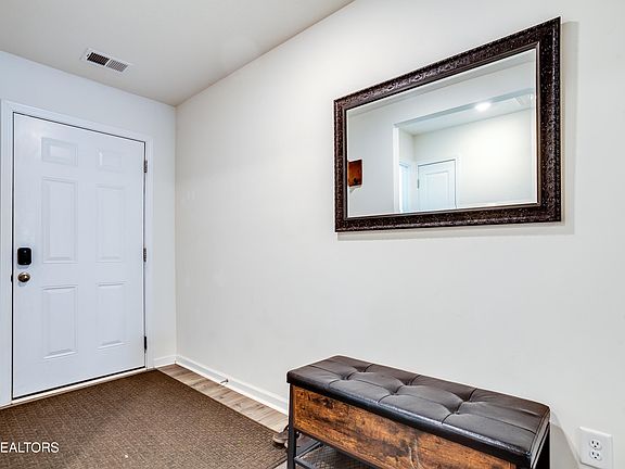 4th image of 130 Eleanor Davis Dr