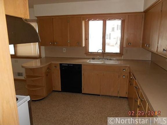 2nd image of 1823 Wentworth Ave