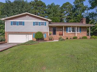 409 Crawford Ter, Tunnel Hill, GA 30755