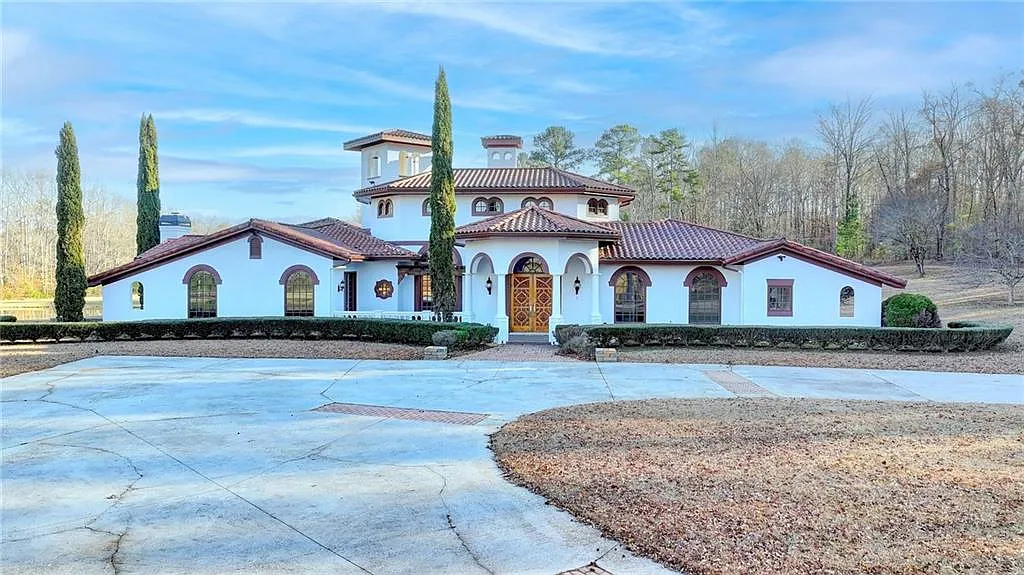 3 bed, 5.0 bath, 6256 sqft, $7,500 — Photo 2