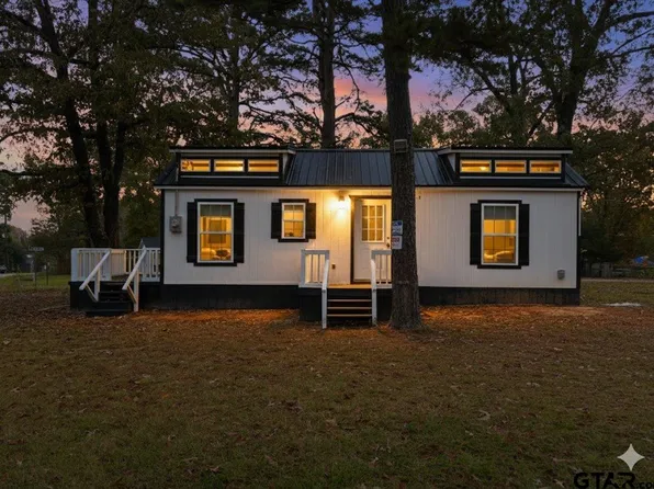 4801 Woodcastle Dr, Chandler, TX 75758