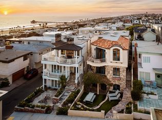 221 3rd St, Manhattan Beach, CA 90266