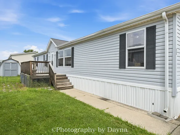 32 Saint Francis Dr, Bourbonnais, IL 60914
