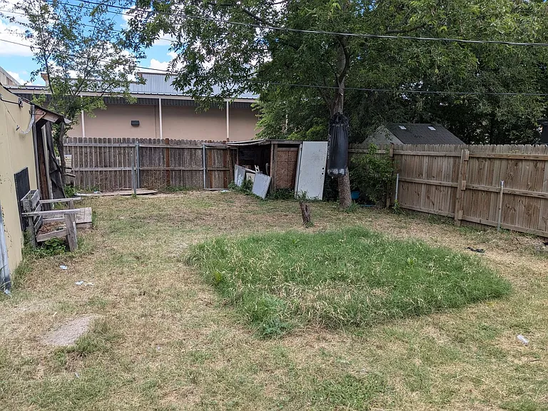 1809 S 3rd St — Photo 18