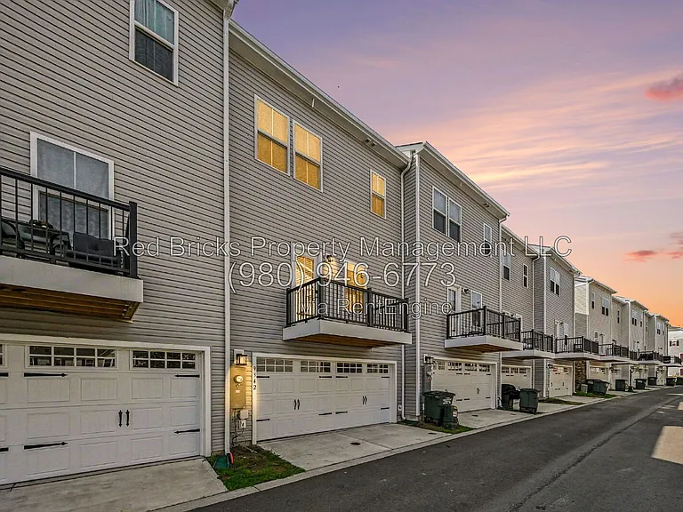 9342 Mallard Mills Dr — Photo 24