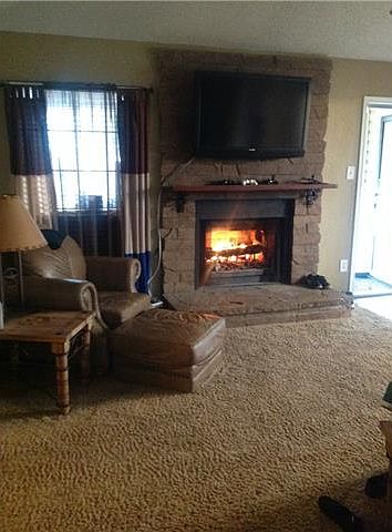 2nd image of 320 Clinton Ln