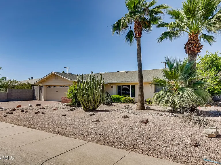 Low maintenance desert landscaping front yard. Rent includes yard service to keep it looking tight.