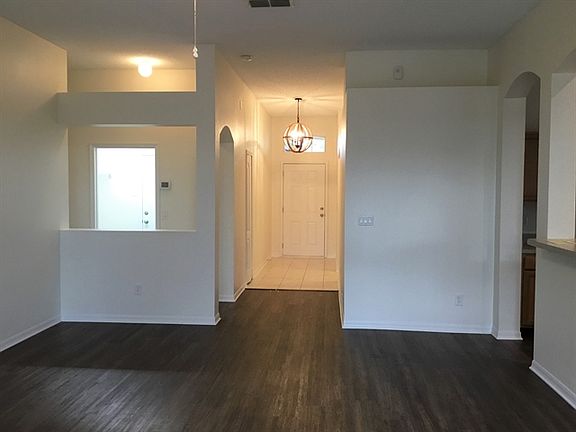 2nd image of 924 Buttercup Dr