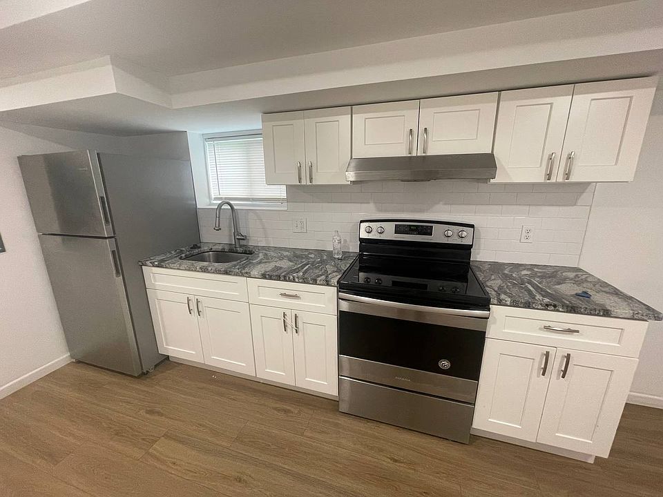 1st image of 435 Rennard St #1