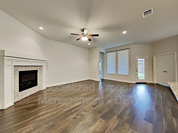 2nd image of 608 Overton Ave