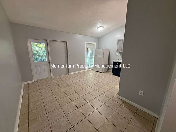 5th image of 1919 E Mulberry Dr APT A