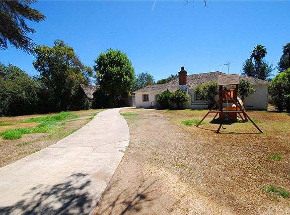 4th image of 13818 Chandler Blvd