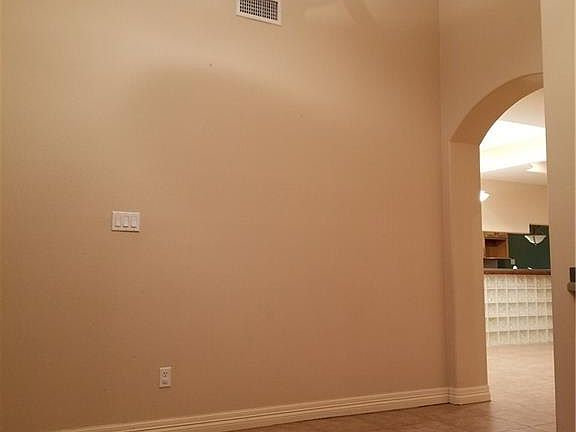 3rd image of 2422 Handlin Dr