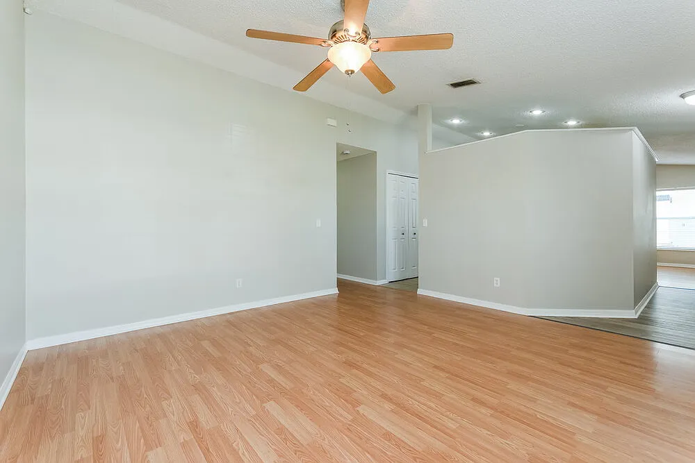 3 bed, 2.0 bath, 1567 sqft, $2,910 — Photo 4