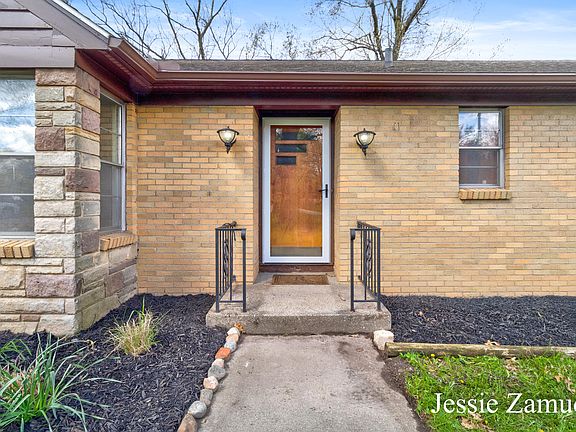 3rd image of 3041 Giddings Ave SE
