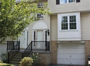 642 Newport Dr, Pittsburgh, PA 15235