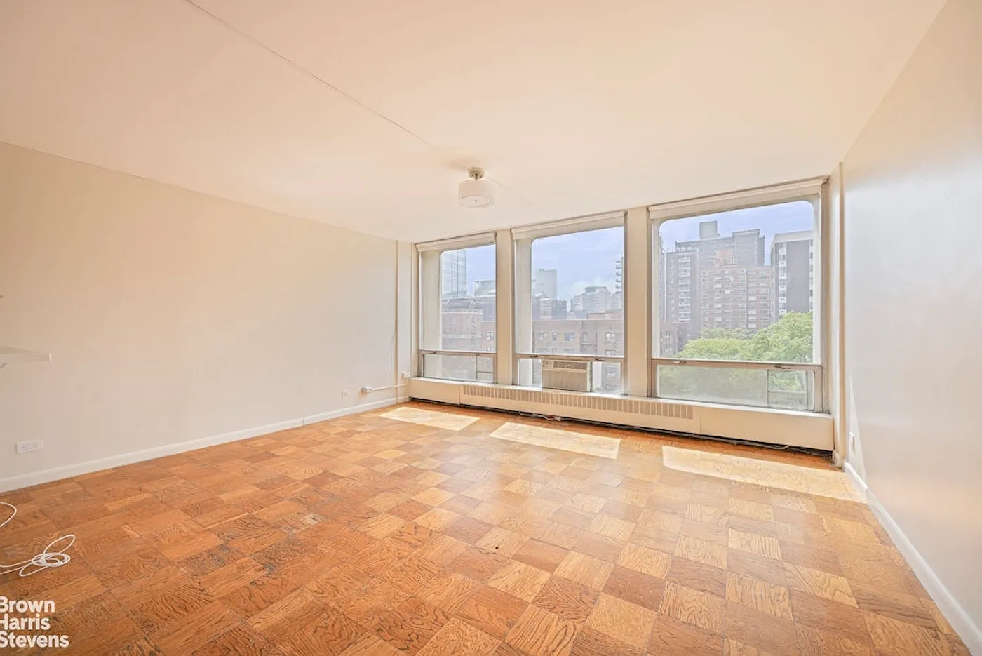 343 East 30th Street — Photo 3