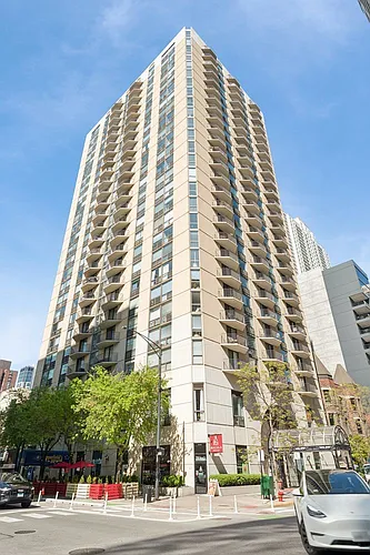 70 W Huron St Photo 1