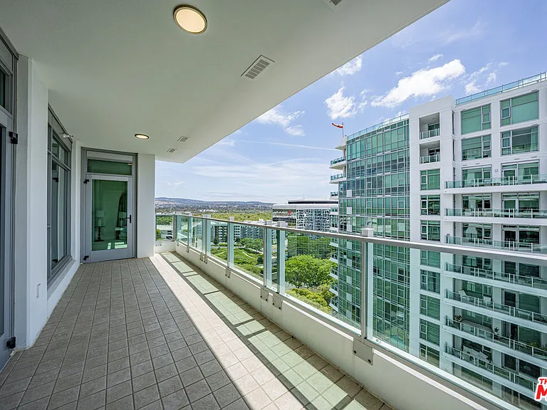 3141 Michelson Dr #1506 — Photo 29