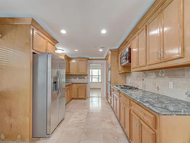 5611 Briarbend Dr — Photo 21