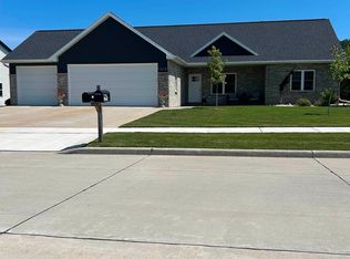 1310 Greyhound St, Kaukauna, WI 54130