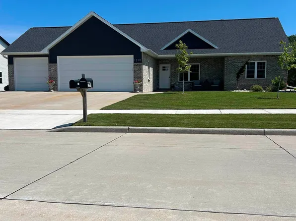 1310 Greyhound St, Kaukauna, WI 54130