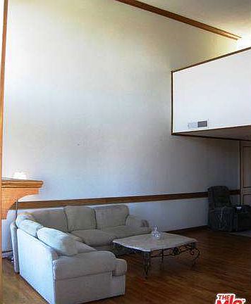 4th image of 1271 Granville Ave APT 301