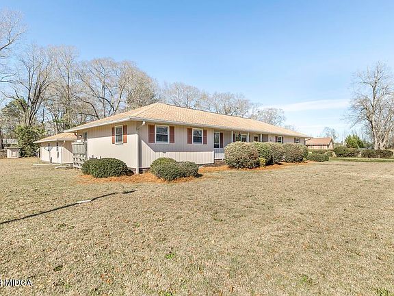 4th image of 7019 Three Oaks Dr W